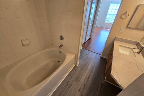 Condo in Tampa, Florida, 2 bedrooms  № 1828046 - photo 28