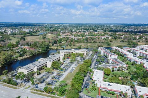 Commercial property in Fort Lauderdale, Florida № 1764955 - photo 12
