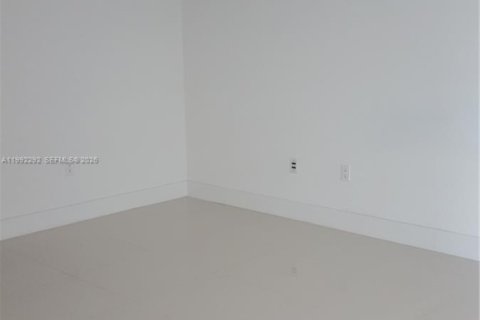 Copropriété à louer à Miami, Floride: 2 chambres, 123 m2 № 2062347 - photo 6