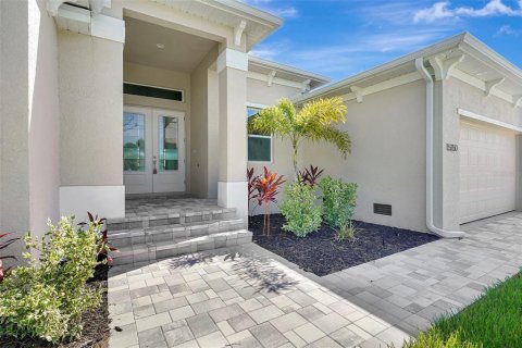 Villa ou maison à vendre à Port Charlotte, Floride: 4 chambres, 209.31 m2 № 1533287 - photo 4