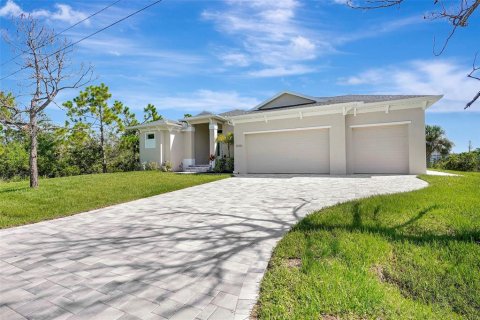 Villa ou maison à vendre à Port Charlotte, Floride: 4 chambres, 209.31 m2 № 1533287 - photo 3