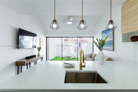 Townhouse in Aventura, Florida 2 bedrooms, 116.13 sq.m. № 2050278 - photo 3