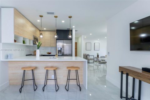 Townhouse in Aventura, Florida 2 bedrooms, 116.13 sq.m. № 2050278 - photo 5