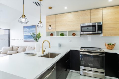 Townhouse in Aventura, Florida 2 bedrooms, 116.13 sq.m. № 2050278