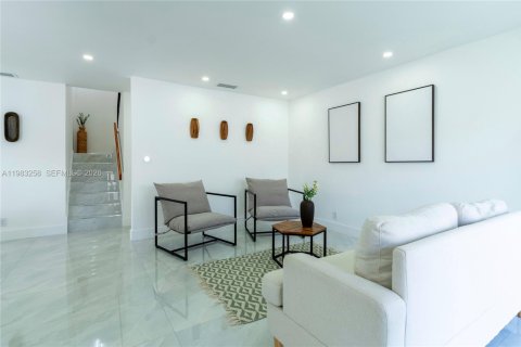 Townhouse in Aventura, Florida 2 bedrooms, 116.13 sq.m. № 2050278 - photo 9