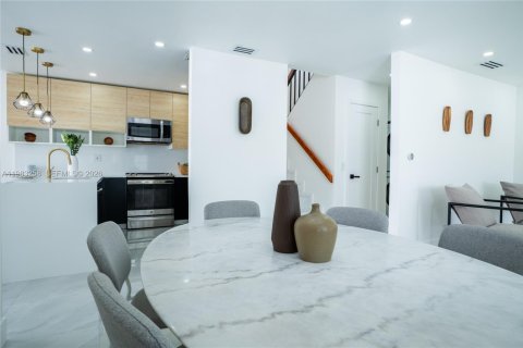 Townhouse in Aventura, Florida 2 bedrooms, 116.13 sq.m. № 2050278 - photo 25