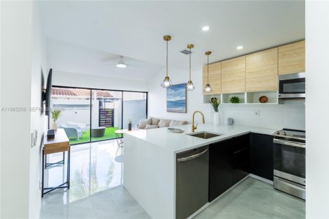 Townhouse in Aventura, Florida 2 bedrooms, 116.13 sq.m. № 2050278 - photo 6
