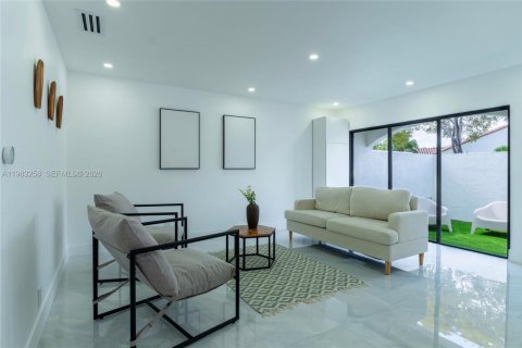 Townhouse in Aventura, Florida 2 bedrooms, 116.13 sq.m. № 2050278 - photo 10