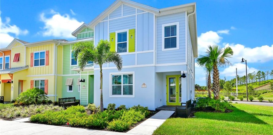 Adosado en Kissimmee, Florida 4 dormitorios, 159.05 m2 № 2101575