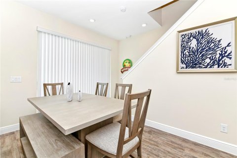 Adosado en venta en Kissimmee, Florida, 4 dormitorios, 159.05 m2 № 2101575 - foto 10