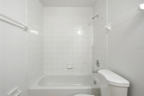 Villa ou maison à louer à Kissimmee, Floride: 3 chambres, 167.78 m2 № 2396954 - photo 28