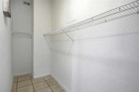 Villa ou maison à louer à Kissimmee, Floride: 3 chambres, 167.78 m2 № 2396954 - photo 29
