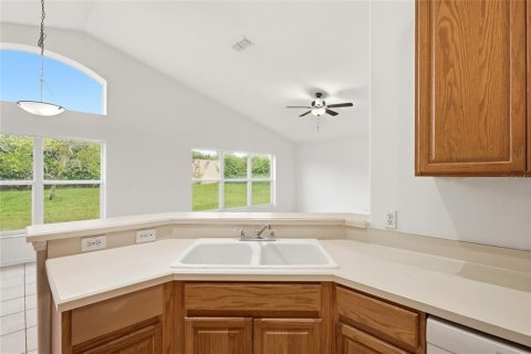 Villa ou maison à louer à Kissimmee, Floride: 3 chambres, 167.78 m2 № 2396954 - photo 23