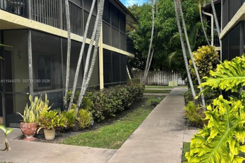 Apartment in Sunrise, Florida 2 bedrooms, 70.61 sq.m. № 2002691 - photo 17