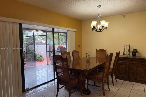 Снять в аренду кондоминиум в Майами, Флорида 3 спальни, 122.07м2, № 1990059 - фото 4