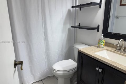 Снять в аренду кондоминиум в Майами, Флорида 3 спальни, 122.07м2, № 1990059 - фото 12