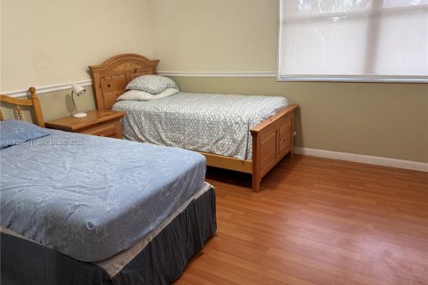 Снять в аренду кондоминиум в Майами, Флорида 3 спальни, 122.07м2, № 1990059 - фото 11