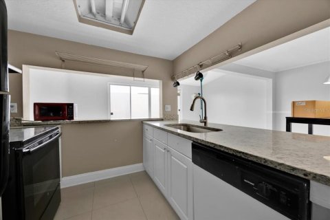 Townhouse in Davenport, Florida 2 bedrooms, 92.9 sq.m. № 1514198 - photo 4