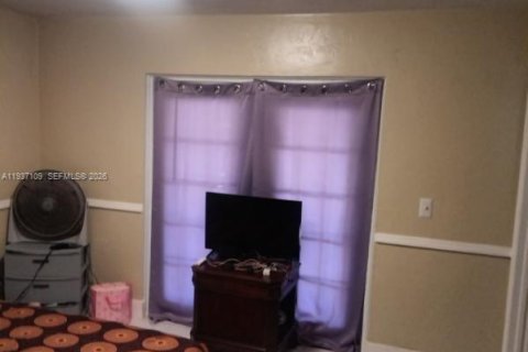 Купить виллу или дом в Лихай-Эйкерс, Флорида 3 спальни, № 1995014 - фото 7