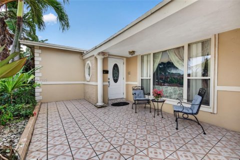 Villa ou maison à vendre à Miramar, Floride: 3 chambres, 194.54 m2 № 2387824 - photo 5