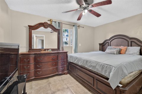 Villa ou maison à vendre à Miramar, Floride: 3 chambres, 194.54 m2 № 2387824 - photo 14