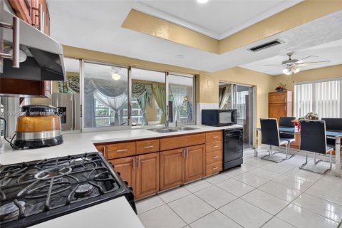 Villa ou maison à vendre à Miramar, Floride: 3 chambres, 194.54 m2 № 2387824 - photo 27