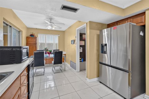 Villa ou maison à vendre à Miramar, Floride: 3 chambres, 194.54 m2 № 2387824 - photo 28