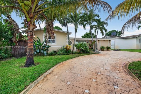 Villa ou maison à vendre à Miramar, Floride: 3 chambres, 194.54 m2 № 2387824 - photo 3