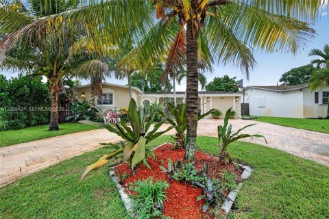 Villa ou maison à Miramar, Floride 3 chambres, 194.54 m2 № 2387824