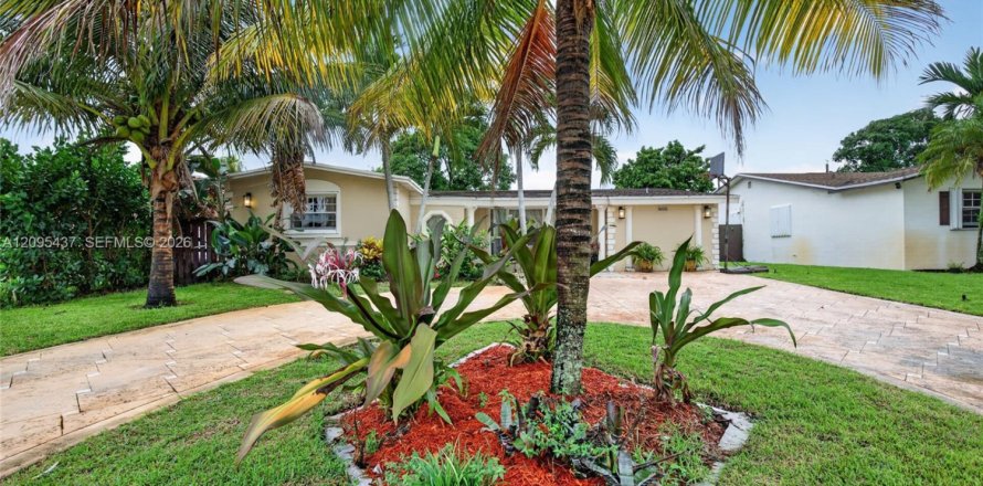 Villa ou maison à Miramar, Floride 3 chambres, 194.54 m2 № 2387824