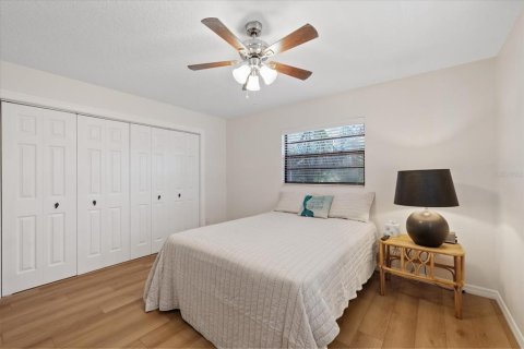 House in New Port Richey, Florida 3 bedrooms, 177.07 sq.m. № 1652278 - photo 28