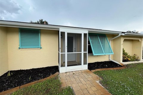 Villa ou maison à vendre à Port Charlotte, Floride: 2 chambres, 111.48 m2 № 2321248 - photo 17