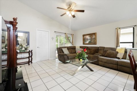 Villa ou maison à vendre à Orlando, Floride: 4 chambres, 130.06 m2 № 1778140 - photo 5