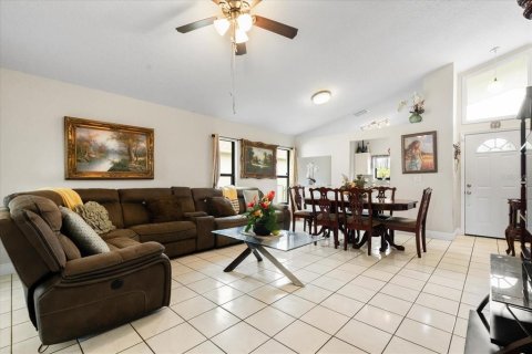 Villa ou maison à vendre à Orlando, Floride: 4 chambres, 130.06 m2 № 1778140 - photo 4