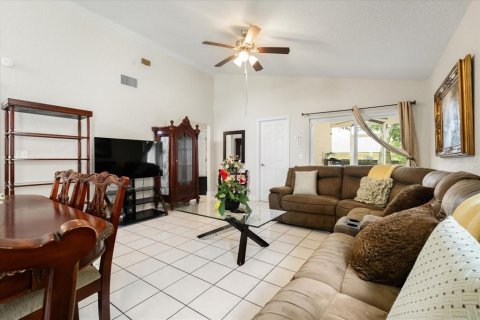 Villa ou maison à vendre à Orlando, Floride: 4 chambres, 130.06 m2 № 1778140 - photo 3