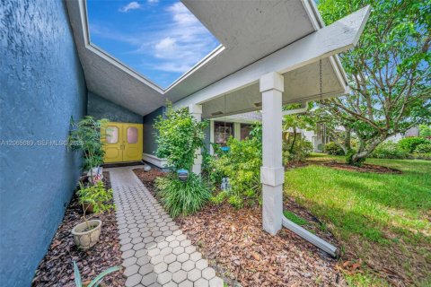 Casa en Plantation, Florida 3 dormitorios, 180.23 m2 № 2342786