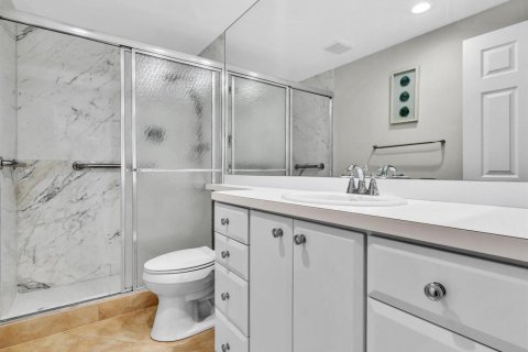 Condo in Fort Lauderdale, Florida, 2 bedrooms  № 2413361 - photo 16