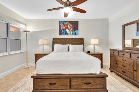Condo in Fort Lauderdale, Florida, 2 bedrooms  № 2413361 - photo 17