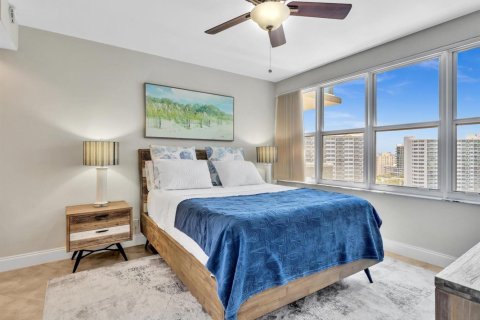Condo in Fort Lauderdale, Florida, 2 bedrooms  № 2413361 - photo 13
