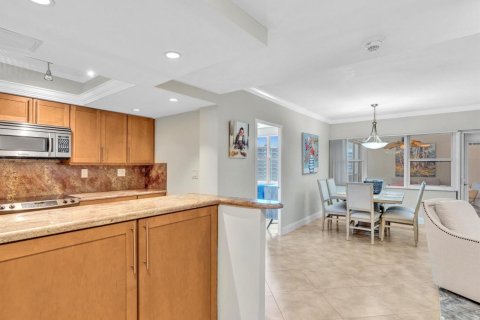 Condo in Fort Lauderdale, Florida, 2 bedrooms  № 2413361 - photo 3