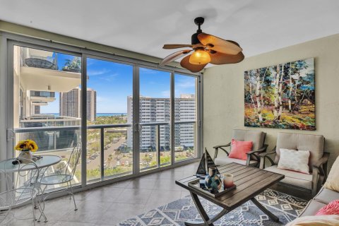 Condo in Fort Lauderdale, Florida, 2 bedrooms  № 2413361 - photo 2
