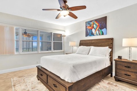 Condo in Fort Lauderdale, Florida, 2 bedrooms  № 2413361 - photo 18