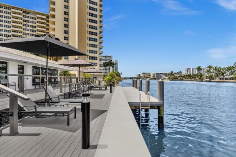 Condo in Fort Lauderdale, Florida, 2 bedrooms  № 2413361 - photo 28