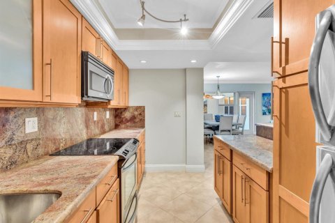 Condo in Fort Lauderdale, Florida, 2 bedrooms  № 2413361 - photo 11