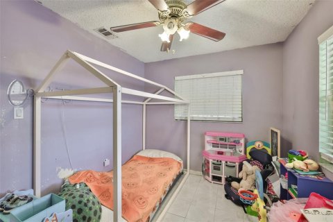 House in Tampa, Florida 3 bedrooms, 133.59 sq.m. № 2125262 - photo 16