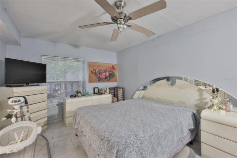 House in Tampa, Florida 3 bedrooms, 133.59 sq.m. № 2125262 - photo 23