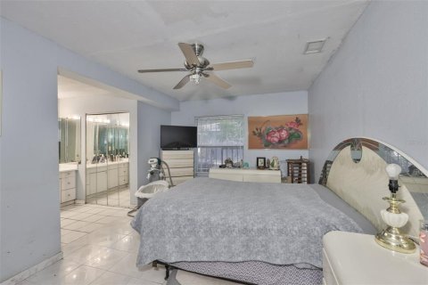 House in Tampa, Florida 3 bedrooms, 133.59 sq.m. № 2125262 - photo 22