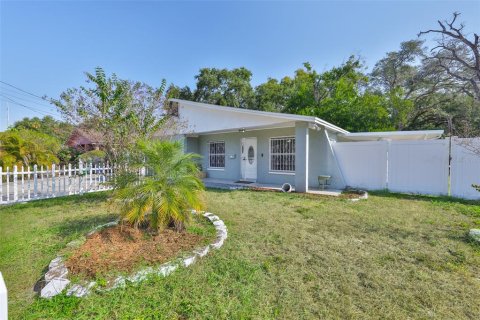 Casa en Tampa, Florida 3 dormitorios, 133.59 m2 № 2125262