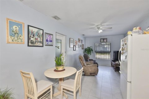 House in Tampa, Florida 3 bedrooms, 133.59 sq.m. № 2125262 - photo 17