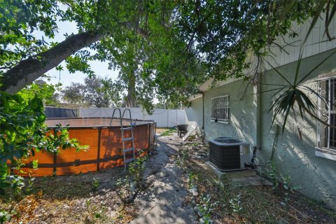 House in Tampa, Florida 3 bedrooms, 133.59 sq.m. № 2125262 - photo 29